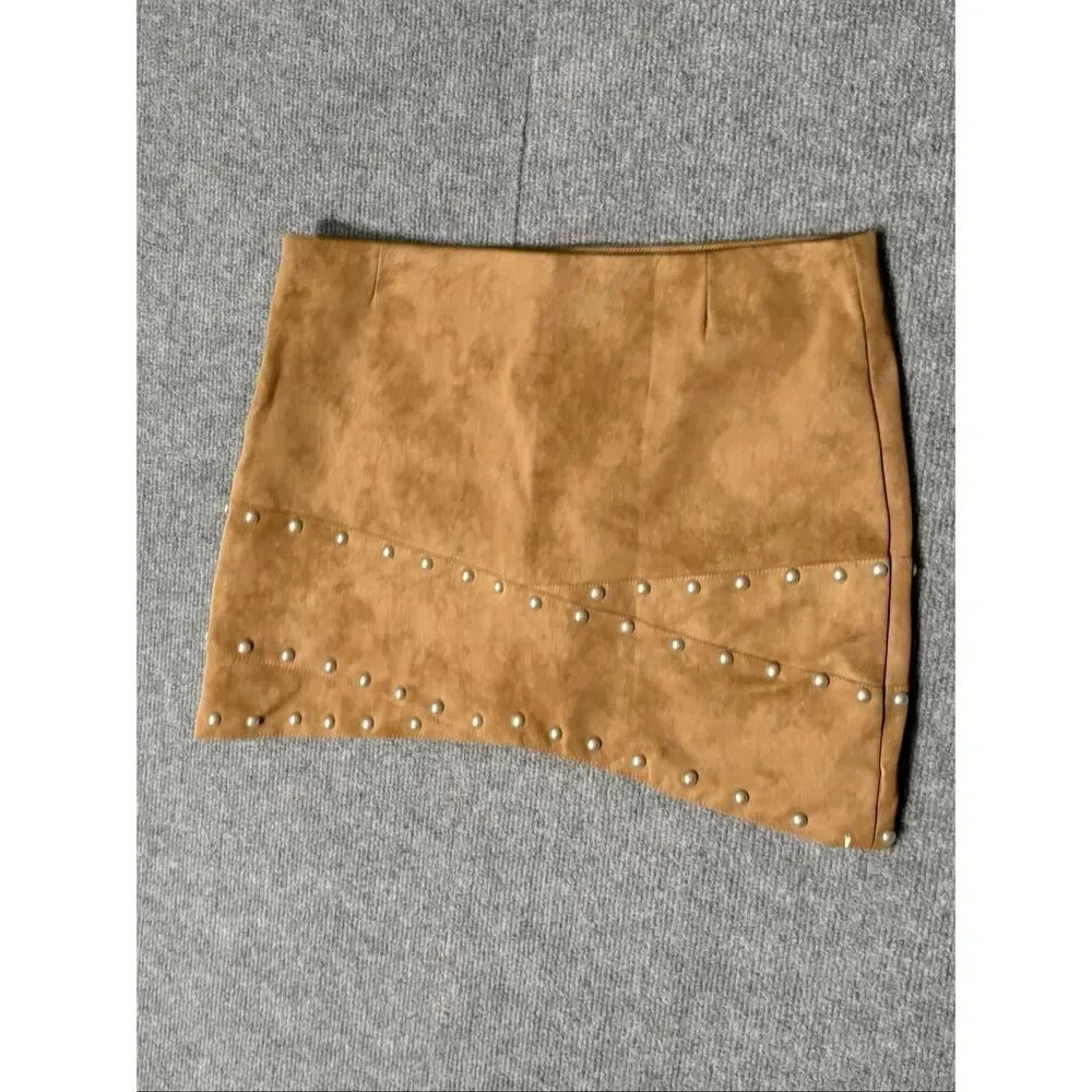 ANWD Faux Suede Pearl Stud Mini Skirt Tan Asymmetrical Hem Women’s Medium NWT